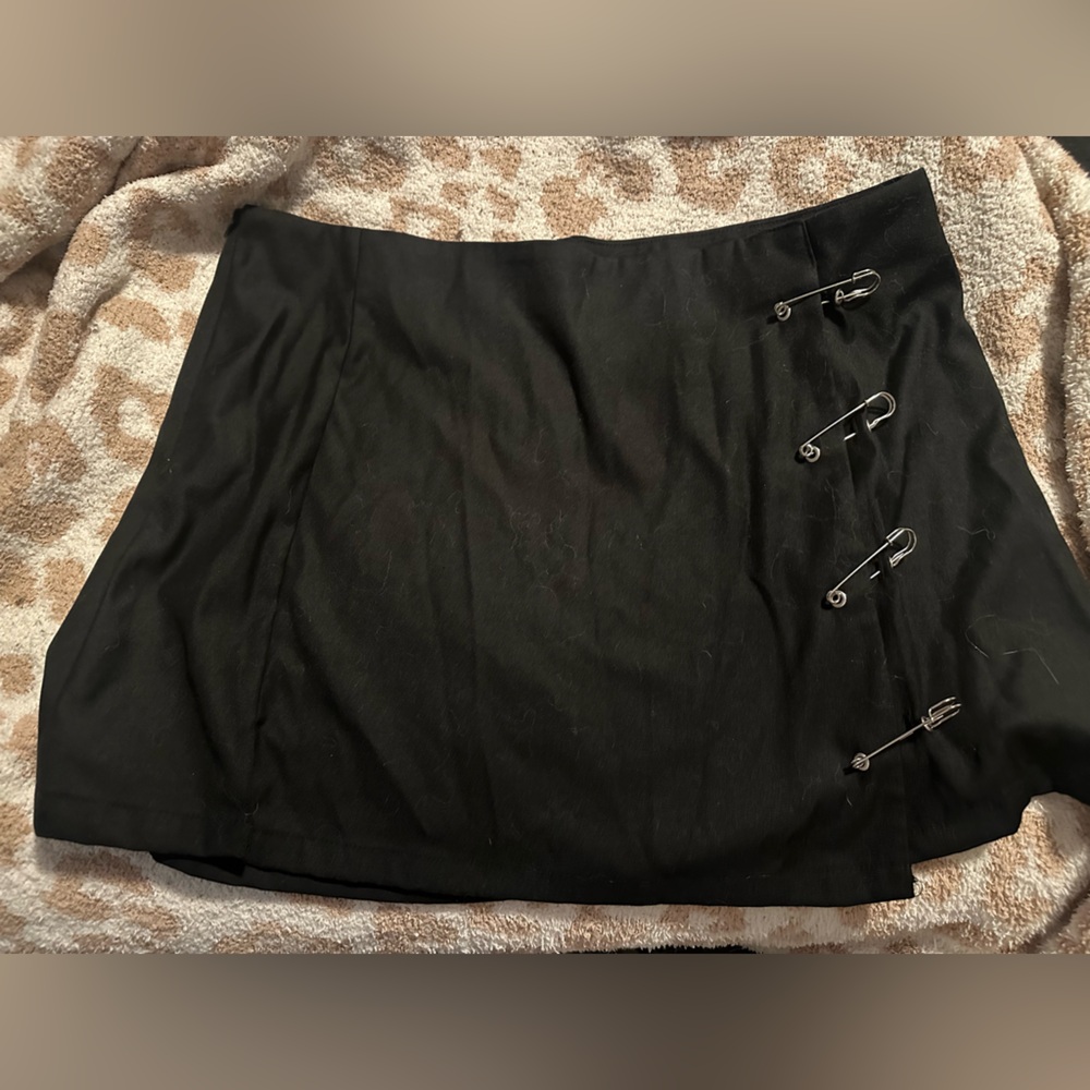 Unif safety pin mini skirt